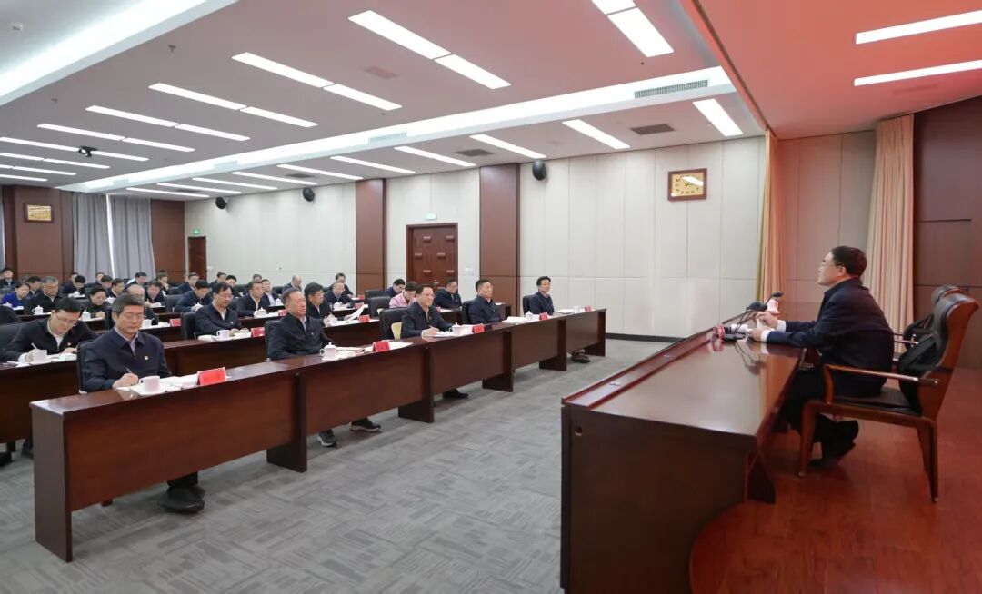 8DF337DC4B6D2E892F47D47C663A8B26